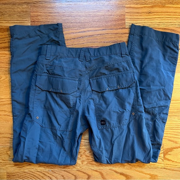 MEC blue nylon hiking pants size 10 - Picture 2 of 6